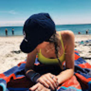 Meet your Posher, Chloe